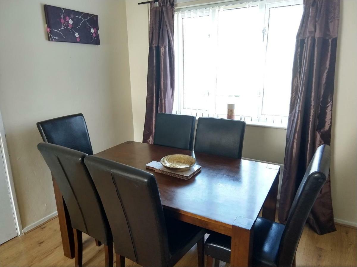 Rowe Gardens - Self Catering - Guesthouse Style - Comfortable Twin Or Double Rooms - Quiet Residential Area Workington Buitenkant foto